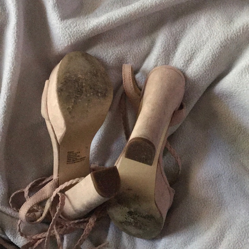 Heels - Picture 5 of 5